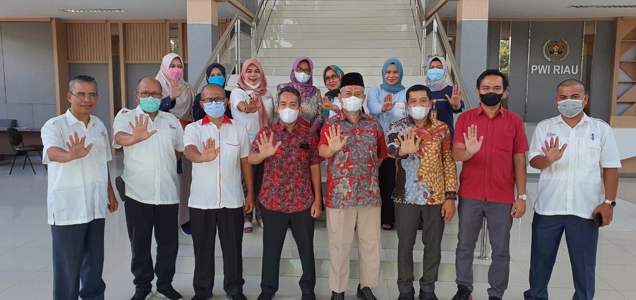 Cegah Hoax Selama Tahapan Pemilu/Pilkada, Komisioner KPU Pekanbaru Temui Pengurus SMSI Riau