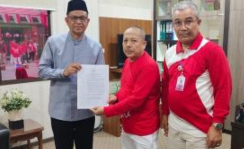 Terima SK BWI, Muliardi Tegaskan Komitmen Kemenag Mengawal Pengelolaan Wakaf di Daerah