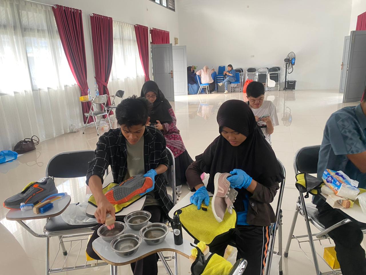 Lewat Pelatihan Laundry Sepatu, PHR Dorong Kemandirian Ekonomi Kelompok Disabilitas