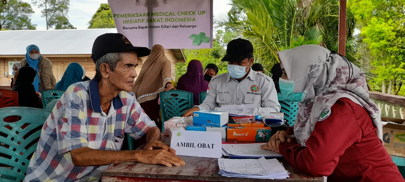 IZI Riau Bersama Adam Gifari Adakan Layanan kesehatan Gratis di Desa Pedalaman Meranti