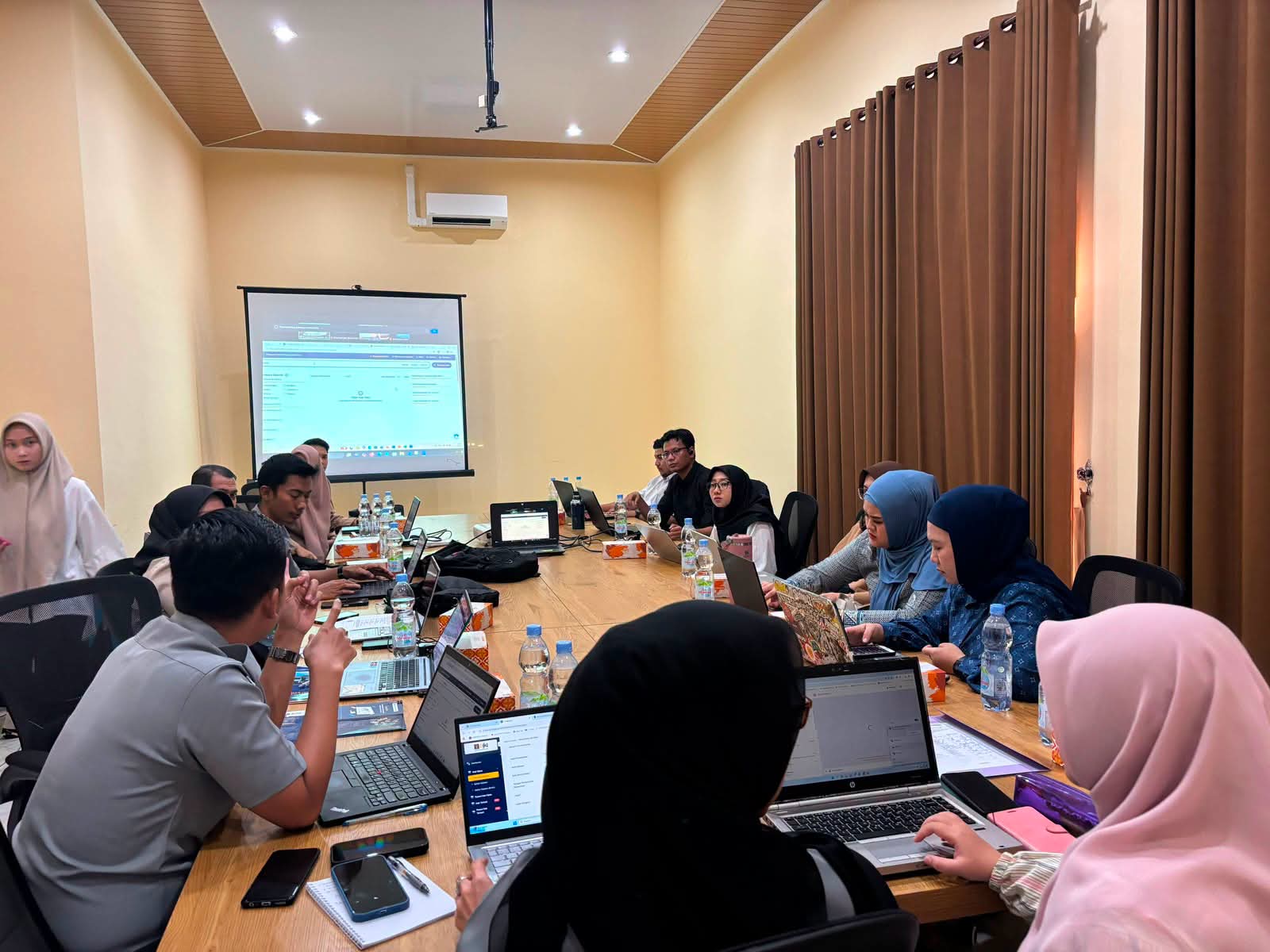 Kemenkum Riau Dorong Pembentukan Sentra KI di Politeknik Pengadaan Nasional