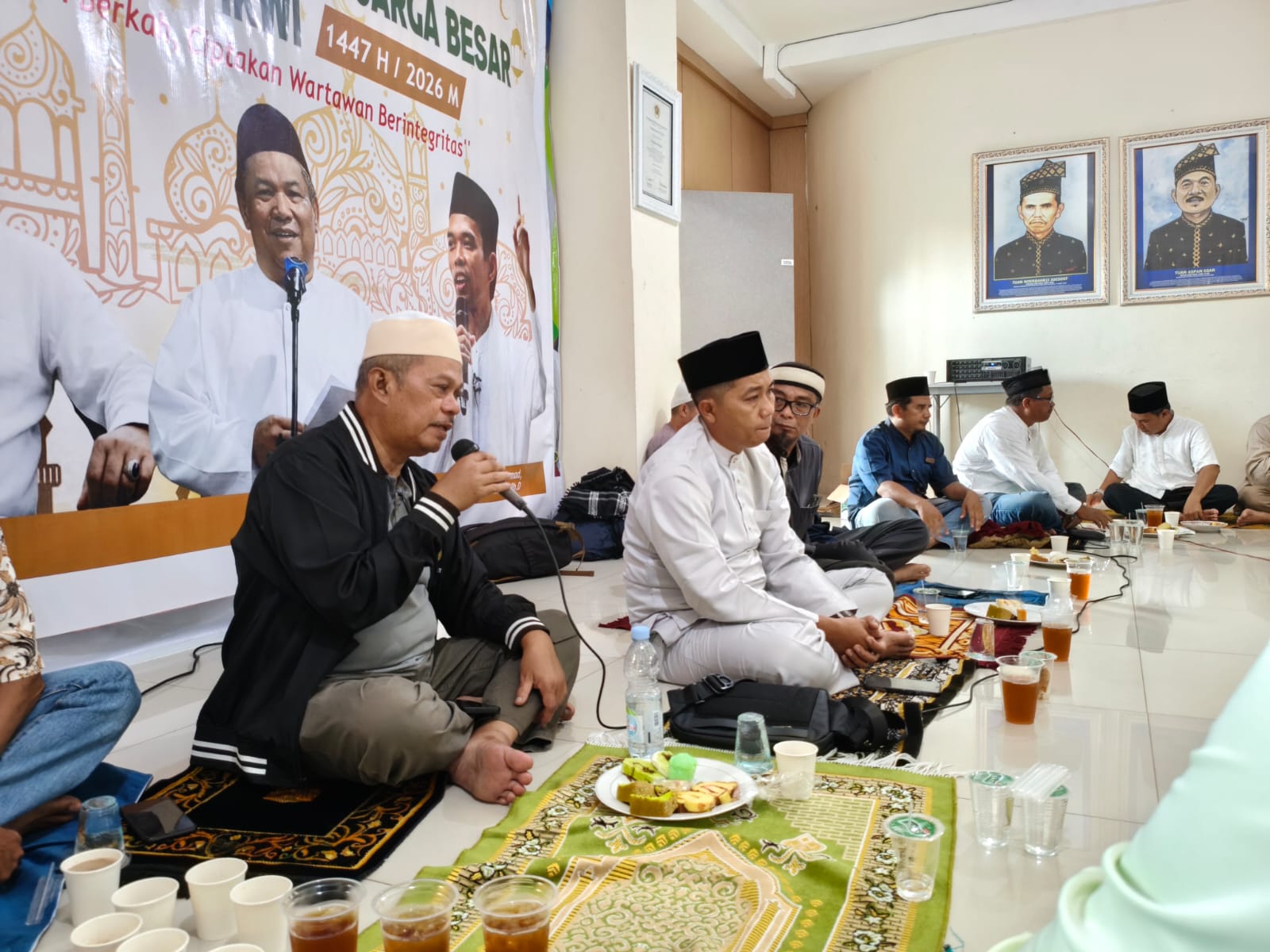 Isak Tangis Kolega Mewarnai Tahlilan Tujuh Hari Wafatnya Zulmansyah Sekedang