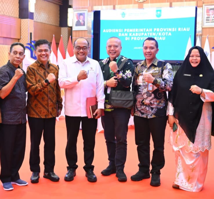Dorong Pertumbuhan Ekonomi Lokal, Sekdakab Rohil dan Kadiskominfotiks Rohil Kunjungi Bappenas dan Kementerian Investasi