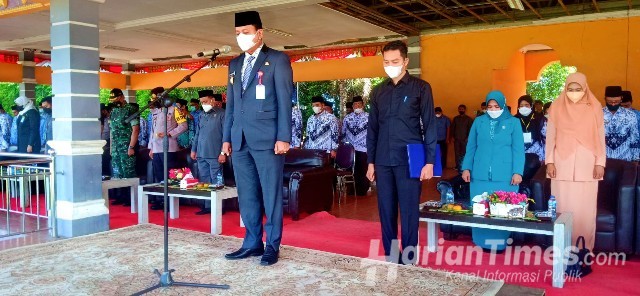 Plt Bupati Suhardiman Amby Irup HUT KORPRI, PGRI dan HGN Tahun 2021 di Kabupaten Kuansing