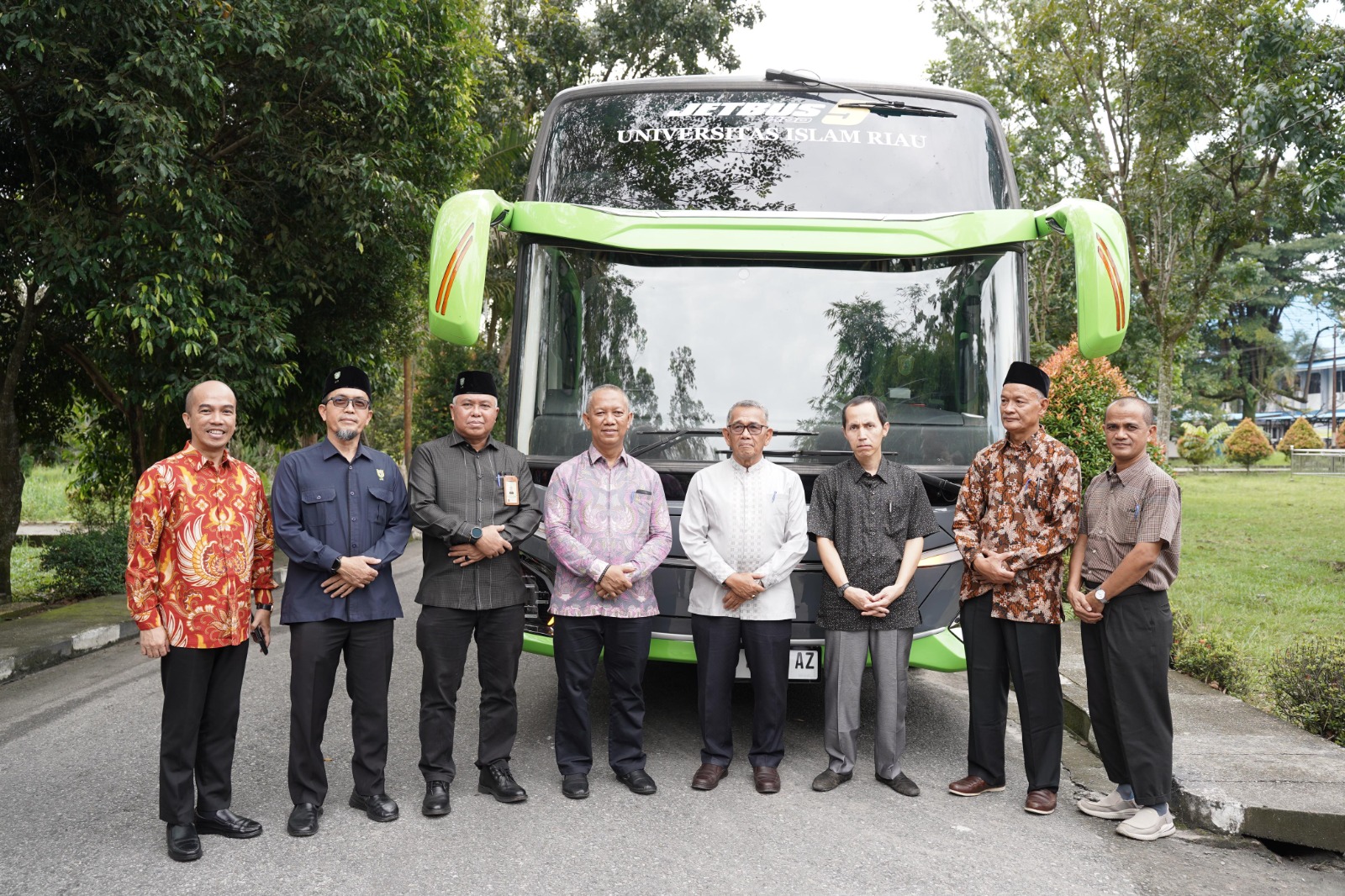 UIR Kampus Pertama di Indonesia yang Memiliki Bus Marcedes Benz Jet 5