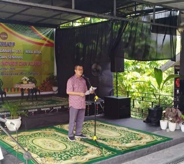 Jantung Gubri Berdegup Kencang Baca Puisi 