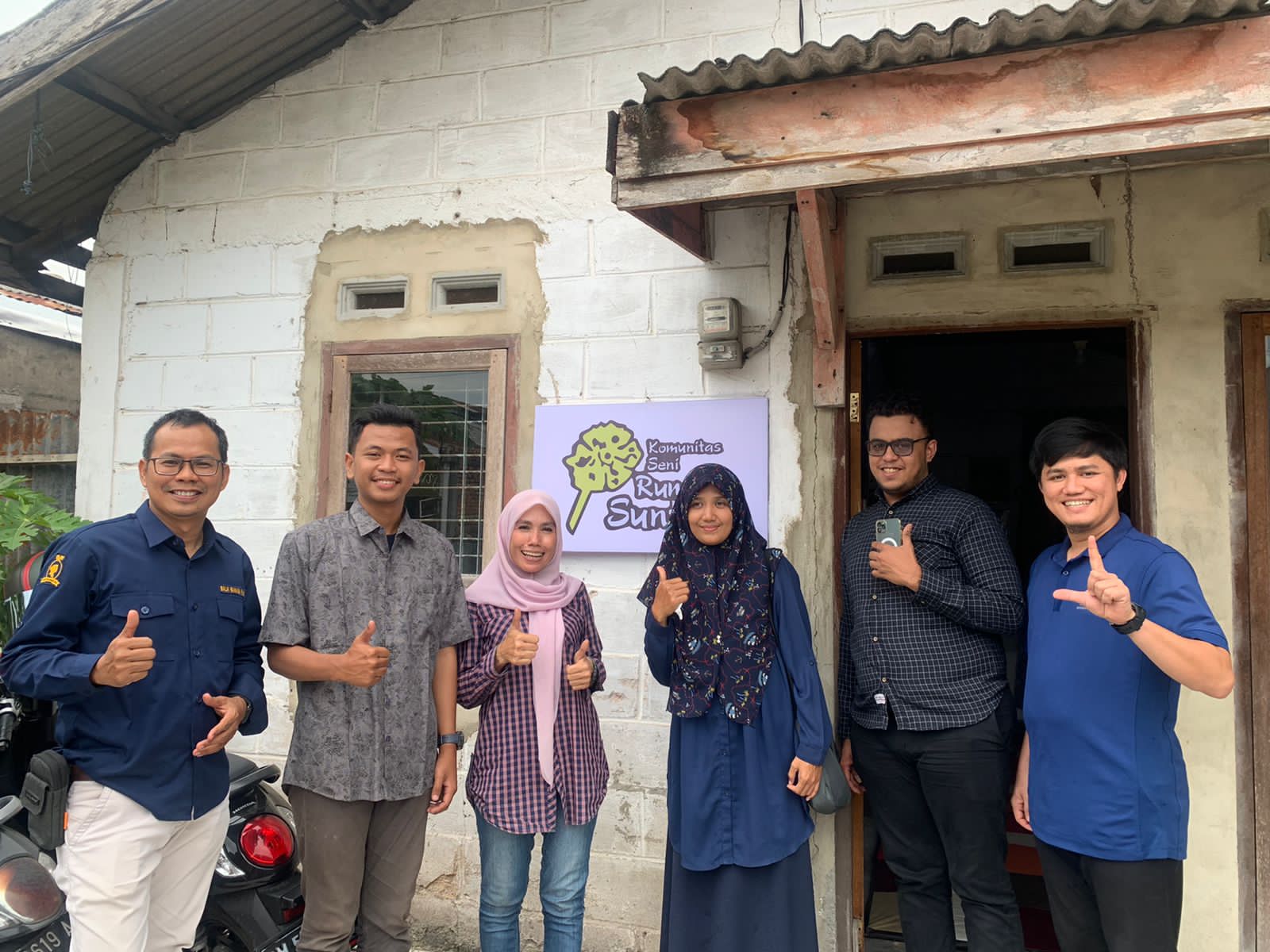 Tim Badan Bahasa Kemendikbud Kunjungi Komunitas Seni Rumah Sunting