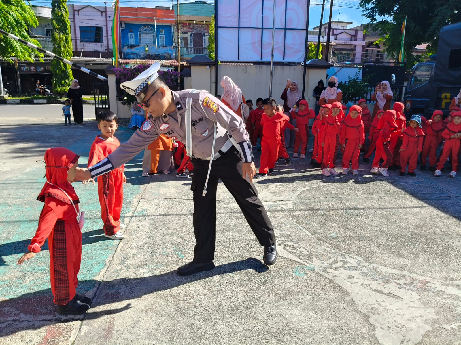 60 Murid TK Umi Kalsum Ikuti Polsanak di Mapolsek Tualang