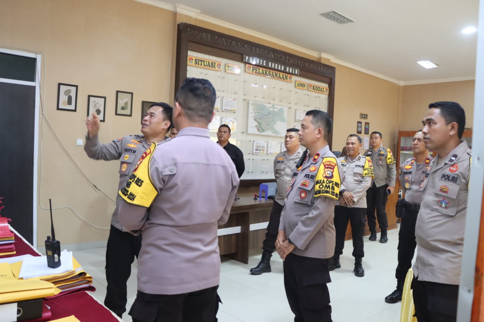 Pastikan Pengamanan Sesuai SOP, Pamatwil Polda Riau Supervisi ke Gudang Logistik KPU Rohul