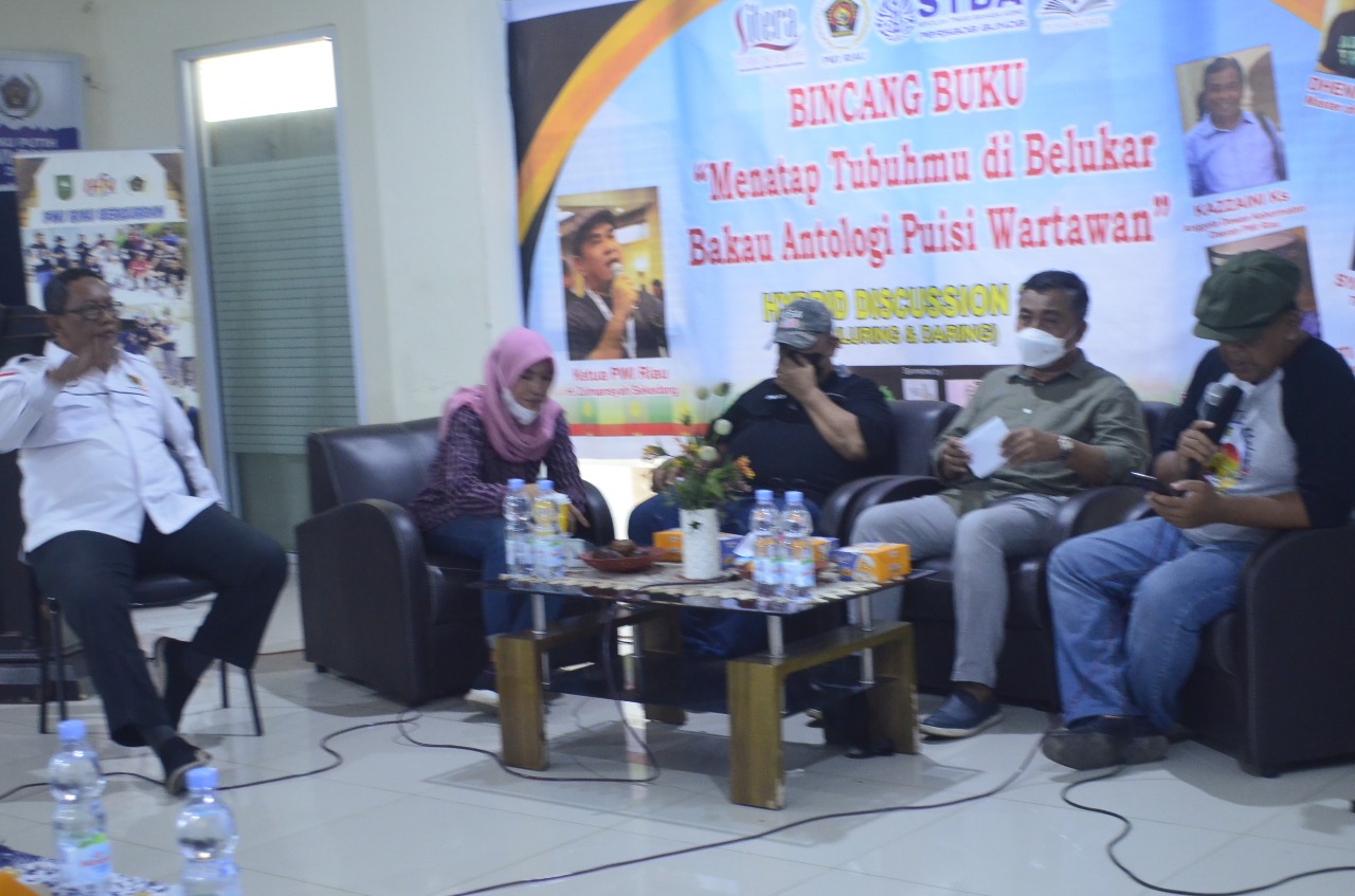 Bedah Buku, Gedung Pena PWI Riau Dibanjiri Penyair