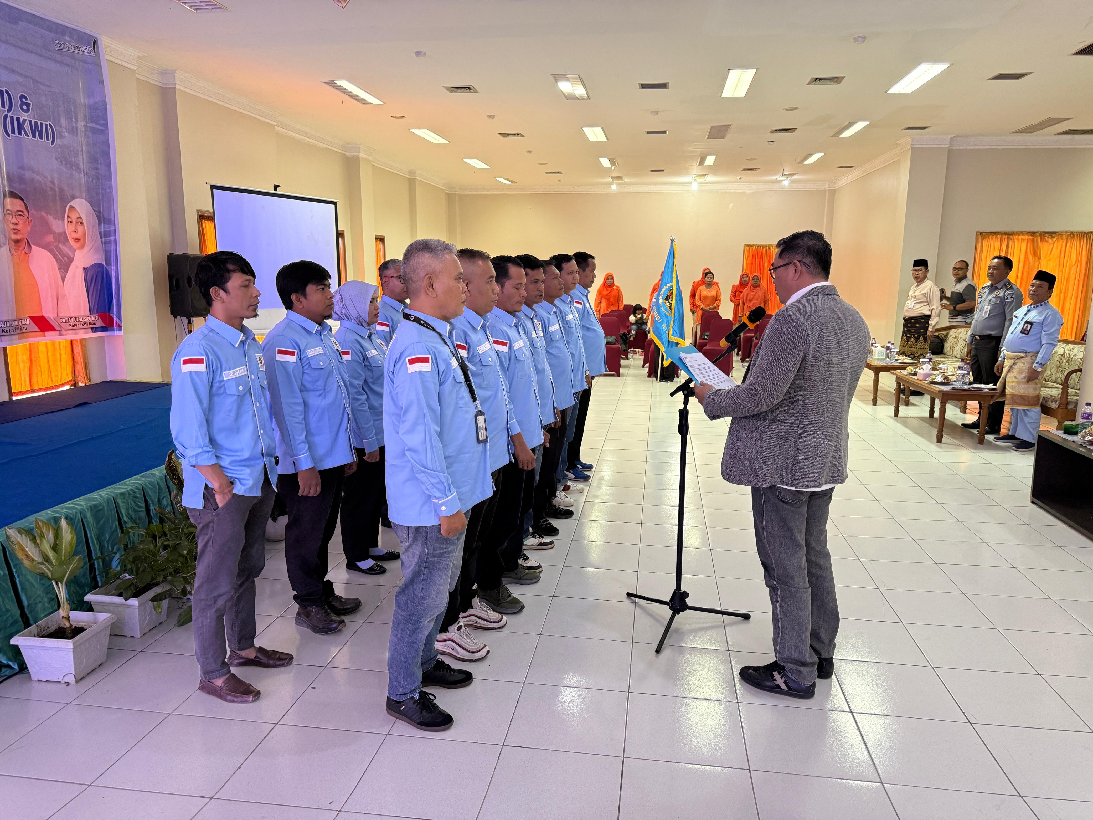 Lantik Pengurus PWI Rohul  2024-2027, Raja Isyam: Jaga Etika, Kredibilitas dan Integritas