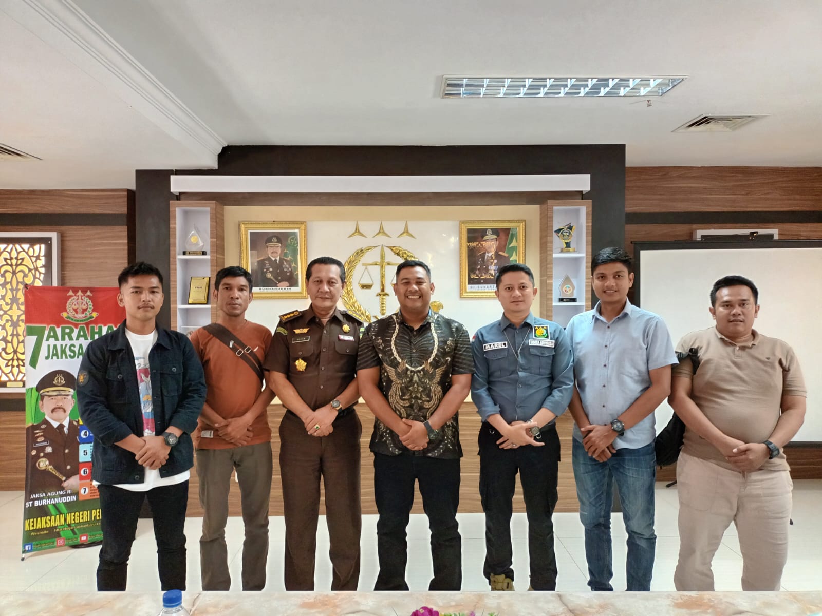 Terima Kunjungan PWI Pokja Pekanbaru, Martinus Hasibuan: Intelektual Itu Harus Ada di Dalam Diri Penulis