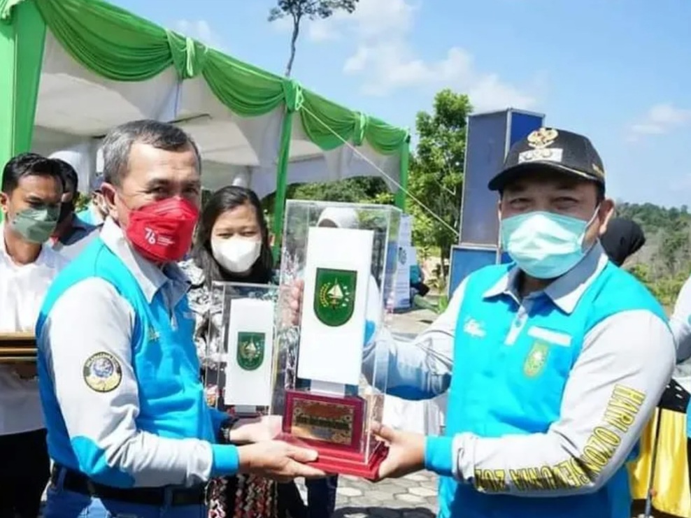 Pemkab Siak Terima Penghargaa Juara 1 Lomba Kota Bersih Tingkat Provinsi Riau