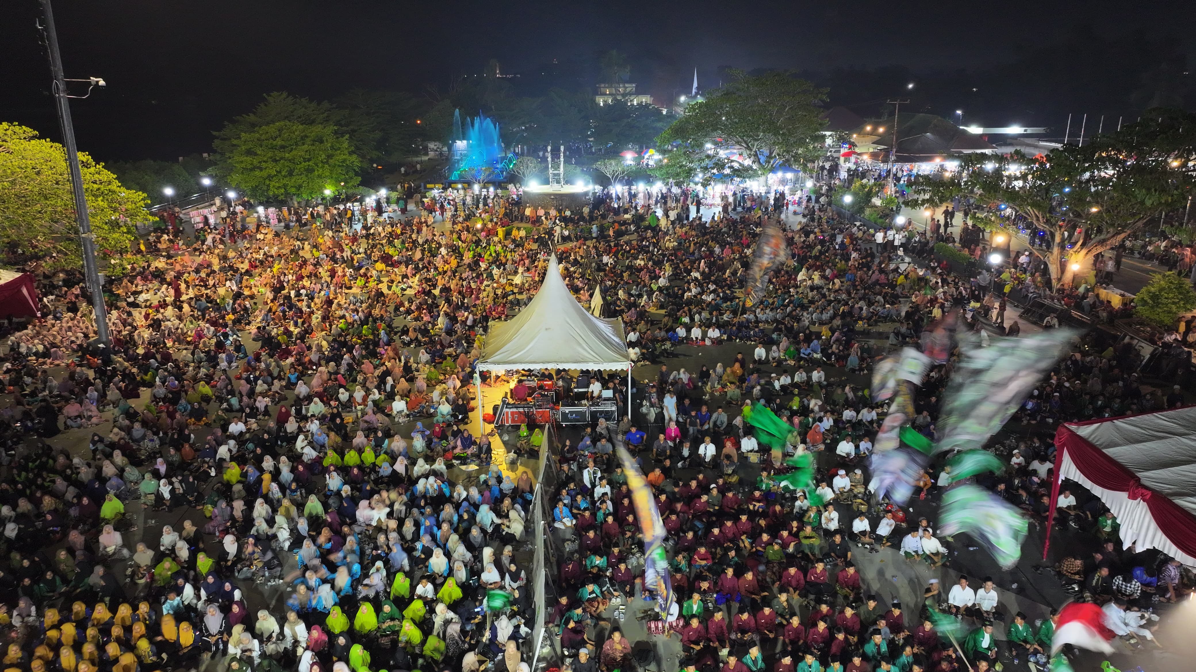 Gebyar Sholawat Dihadiri Ribuan Santri, Dr Afni: Mari Kita Bangun Siak Ini Sama-Sama