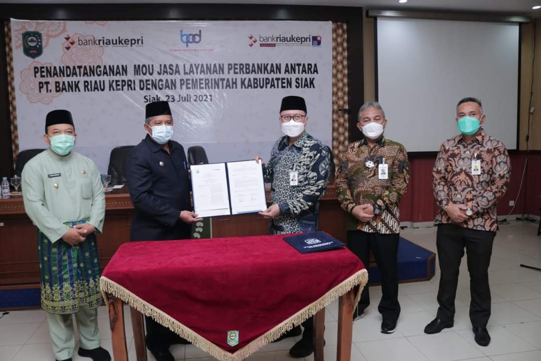 Pemkab Siak Teken MoU dengan BRK, Alfedri: Kalau Bisa Transaksi Non Tunai Bisa Sampai ke Kampung