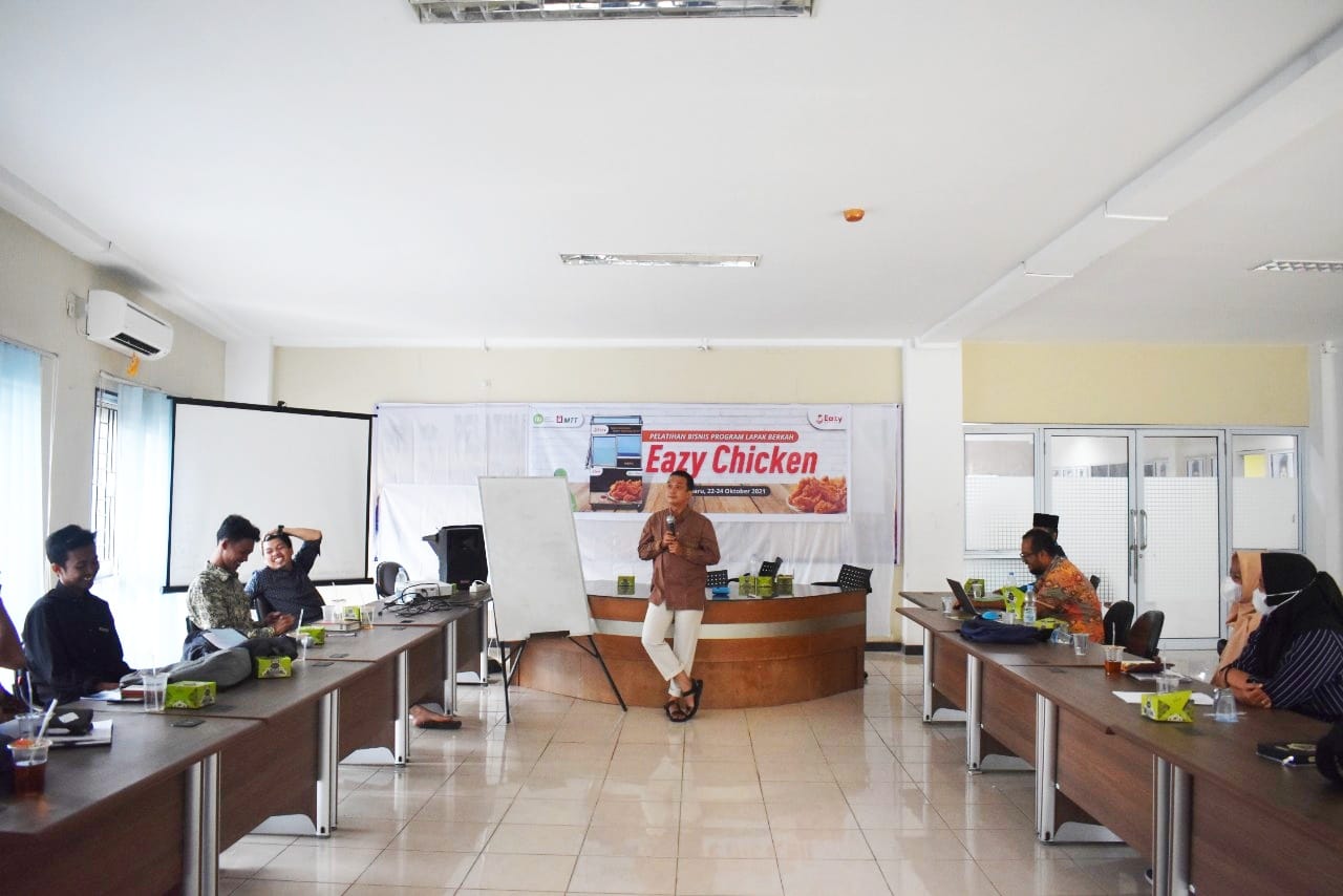 IZI Riau Bersama UPZ MTT Gelar Pelatihan Bisnis Program Lapak Berkah Eazy Chicken