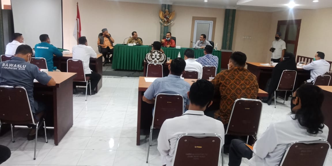Datangi KI, Bawaslu Kabupaten/Kota se Riau Serahkan Laporan Kegiatan Tahunan PPID