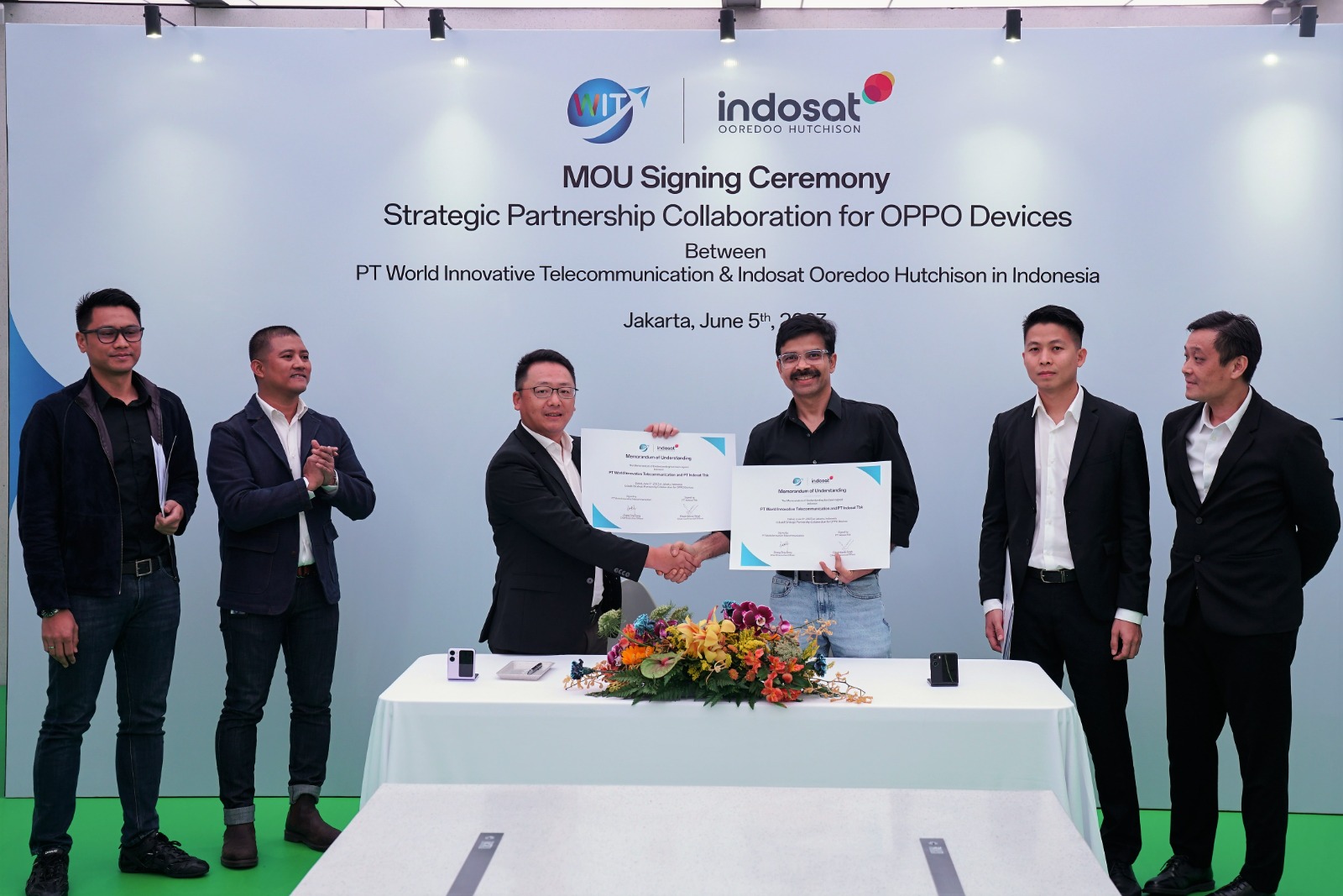 Indosat dan OPPO Indonesia Jalin Kemitraan Strategis