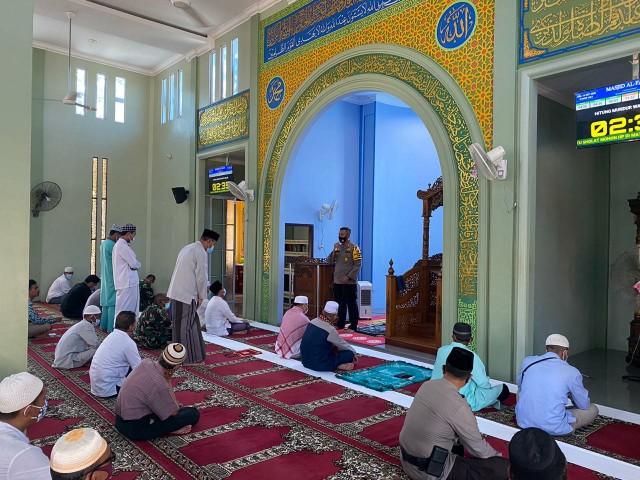 Jumat Keliling di Masjid Al Falah, Kapolres Meranti Ajak Seluruh Jamaah Lebih Bijak Bermedsos