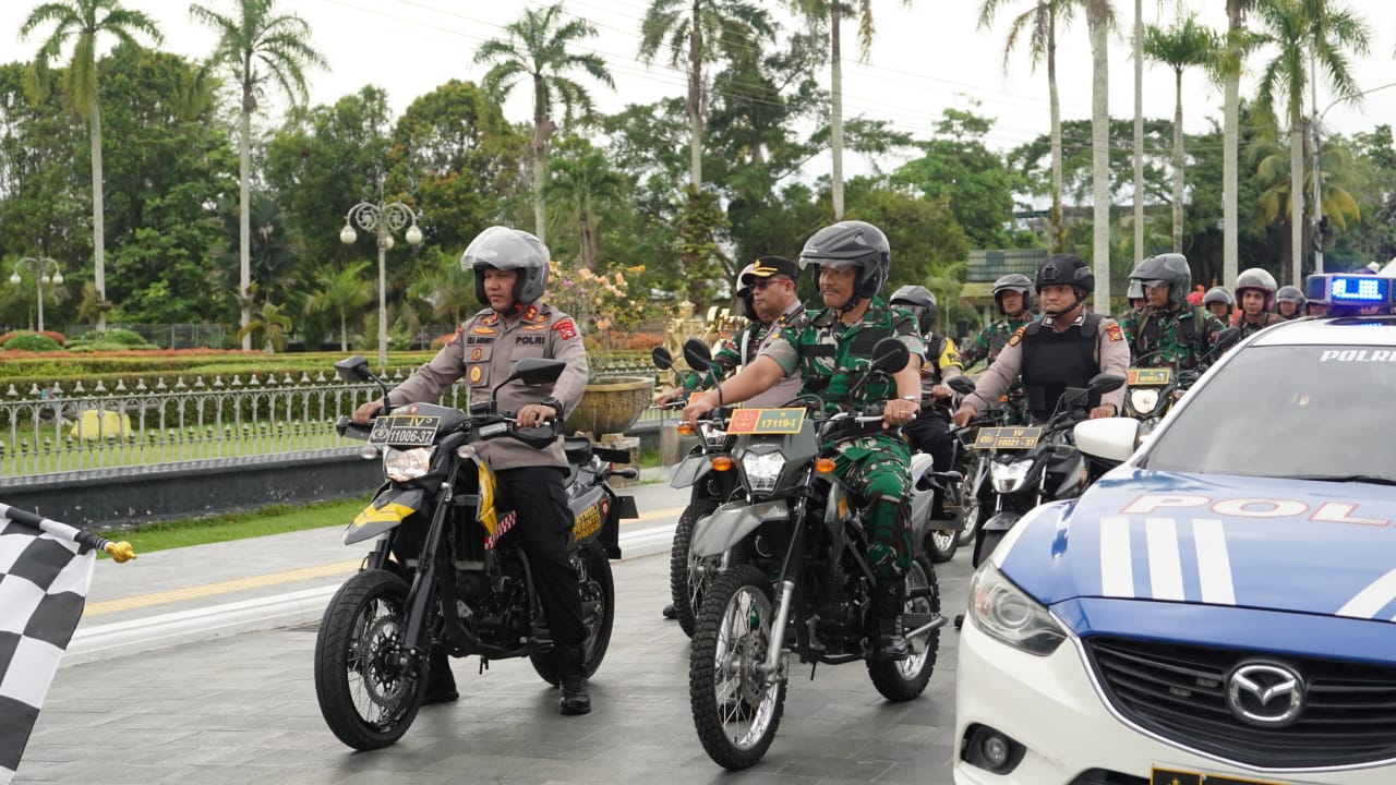 Dalam Rangka Harkamtibmas, Polres Siak Bersama Kodim 0322 Apel Dan Patroll Skala Besar