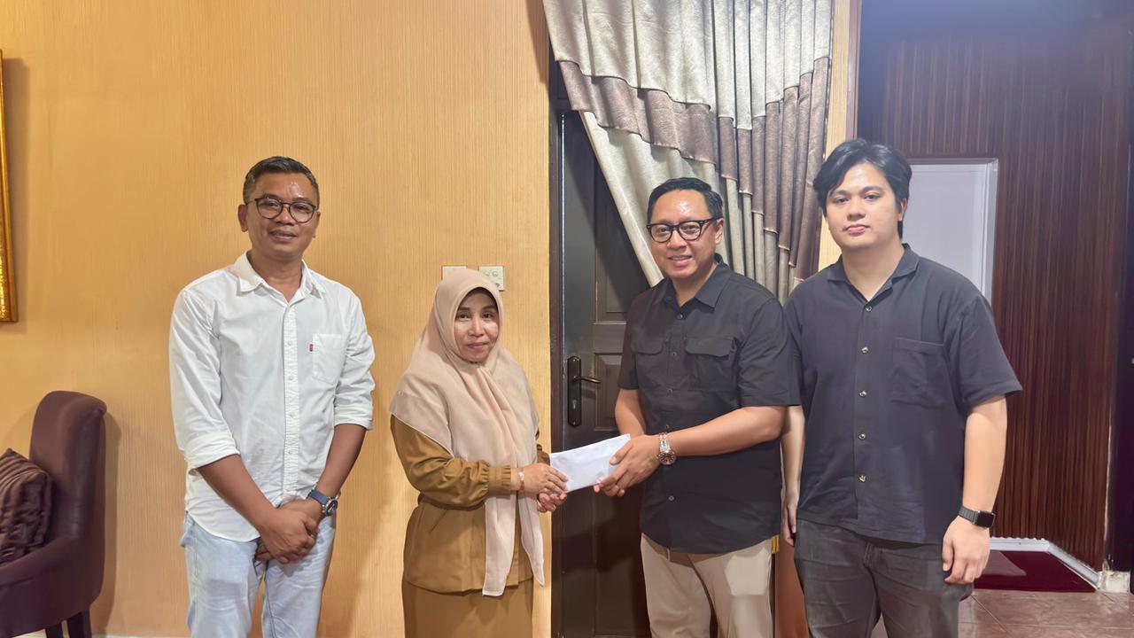Astra Internasional Serahkan Bantuan Duka untuk Keluarga Almarhum Zulmansyah Sekedang