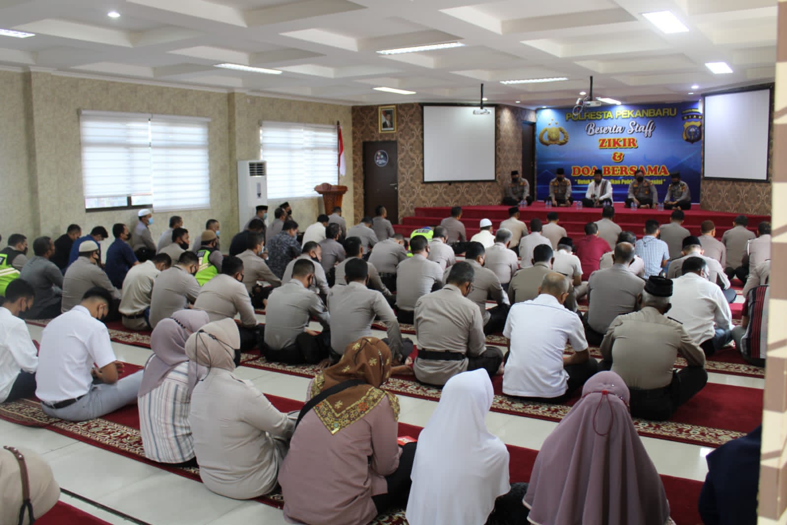 Tingkatkan Imtaq Personil, Polresta Pekanbaru Gelar Zikir dan Doa Bersama