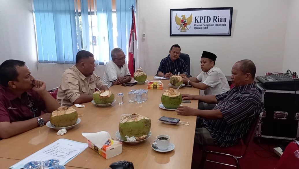 Audiensi ke KPID Riau, FDR Sampaikan Keberatan Soal Regulasi Kerja.Sama dengan Pemda