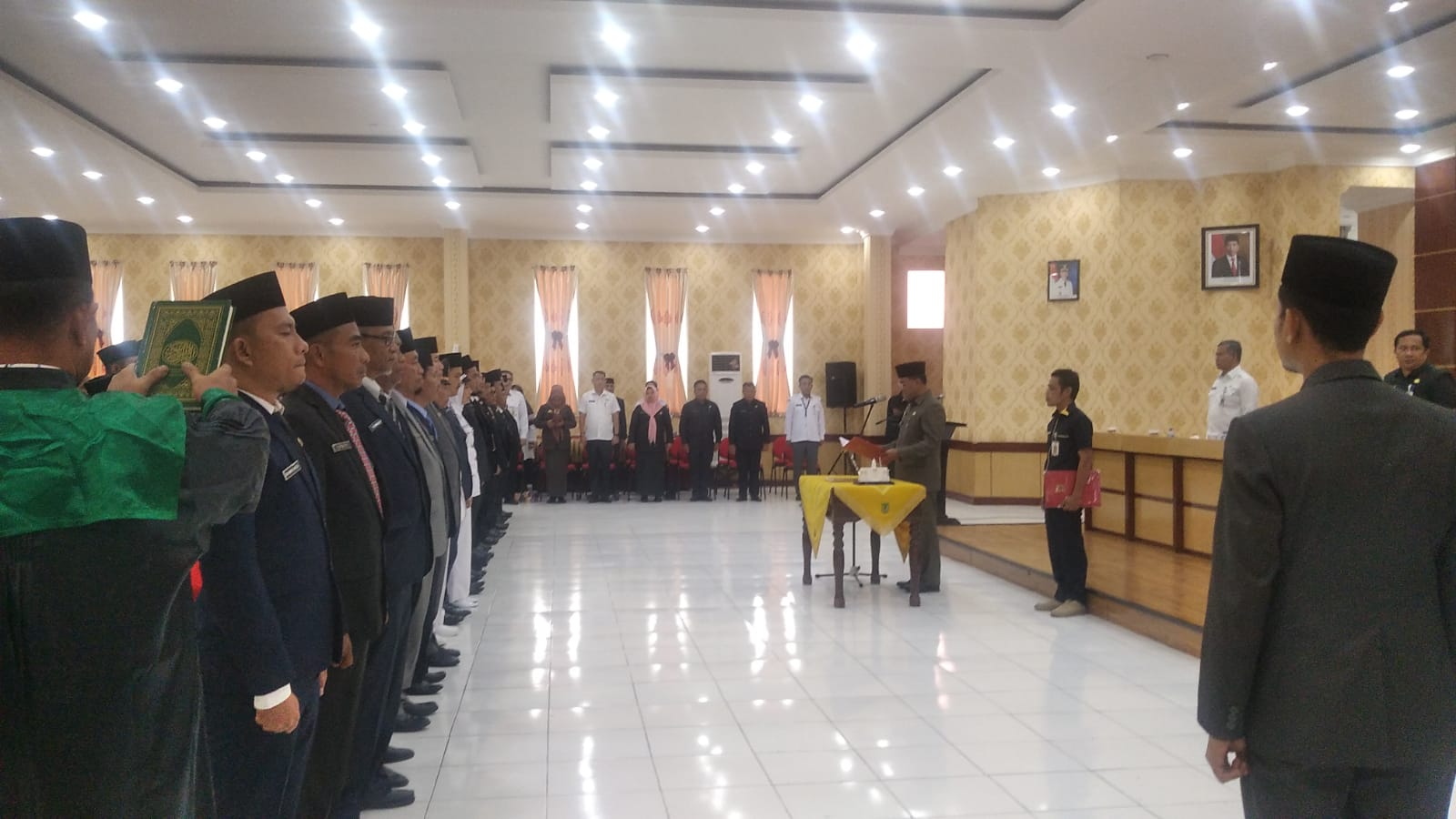 Sekdakab Rohil Lantik Puluhan Pejabat Eselon