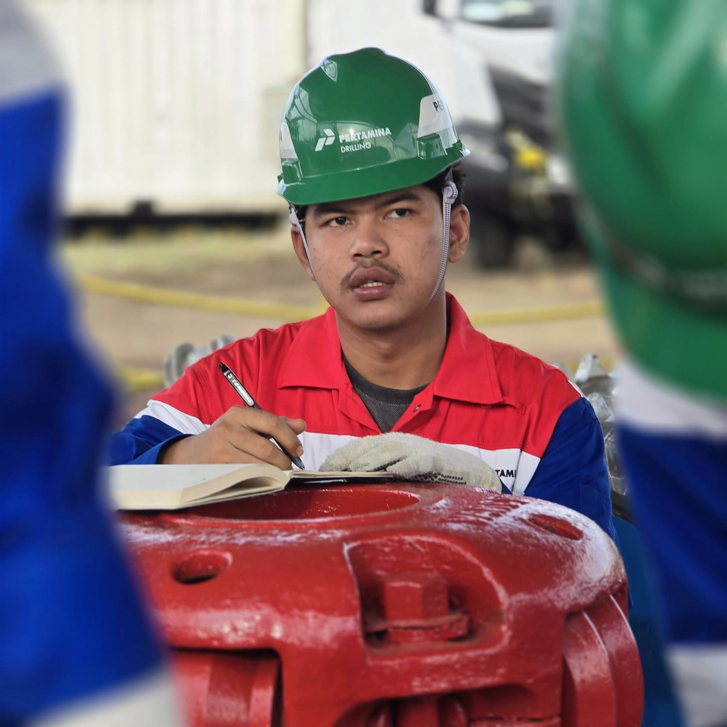 Dari Pagar Kantin ke Menara Bor,Dua Pemuda Riau Tembus Kerasnya Industri Migas Lewat Vokasi PHR