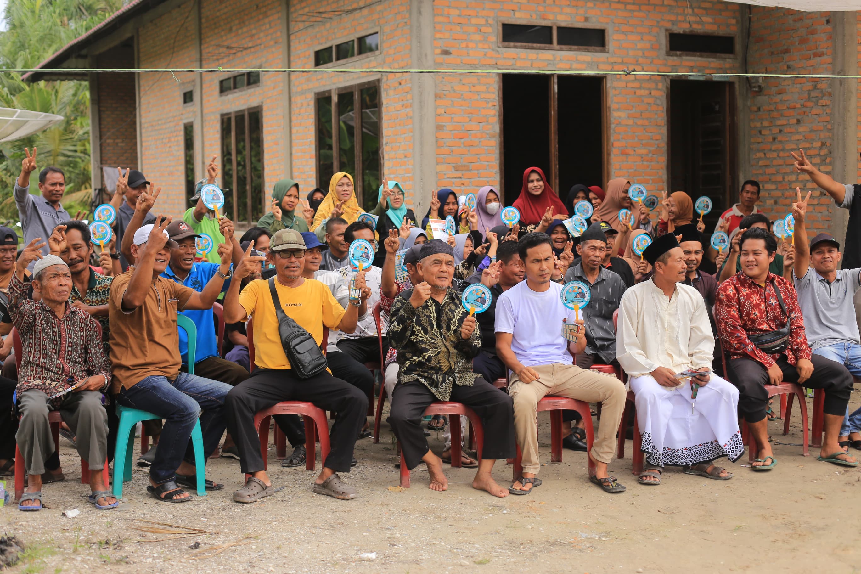 Kampanye Dialogis Cabup Siak Dr Afni di Bungaraya, Warga Keluhkan Jalan Rusak dan Tak Beraspal