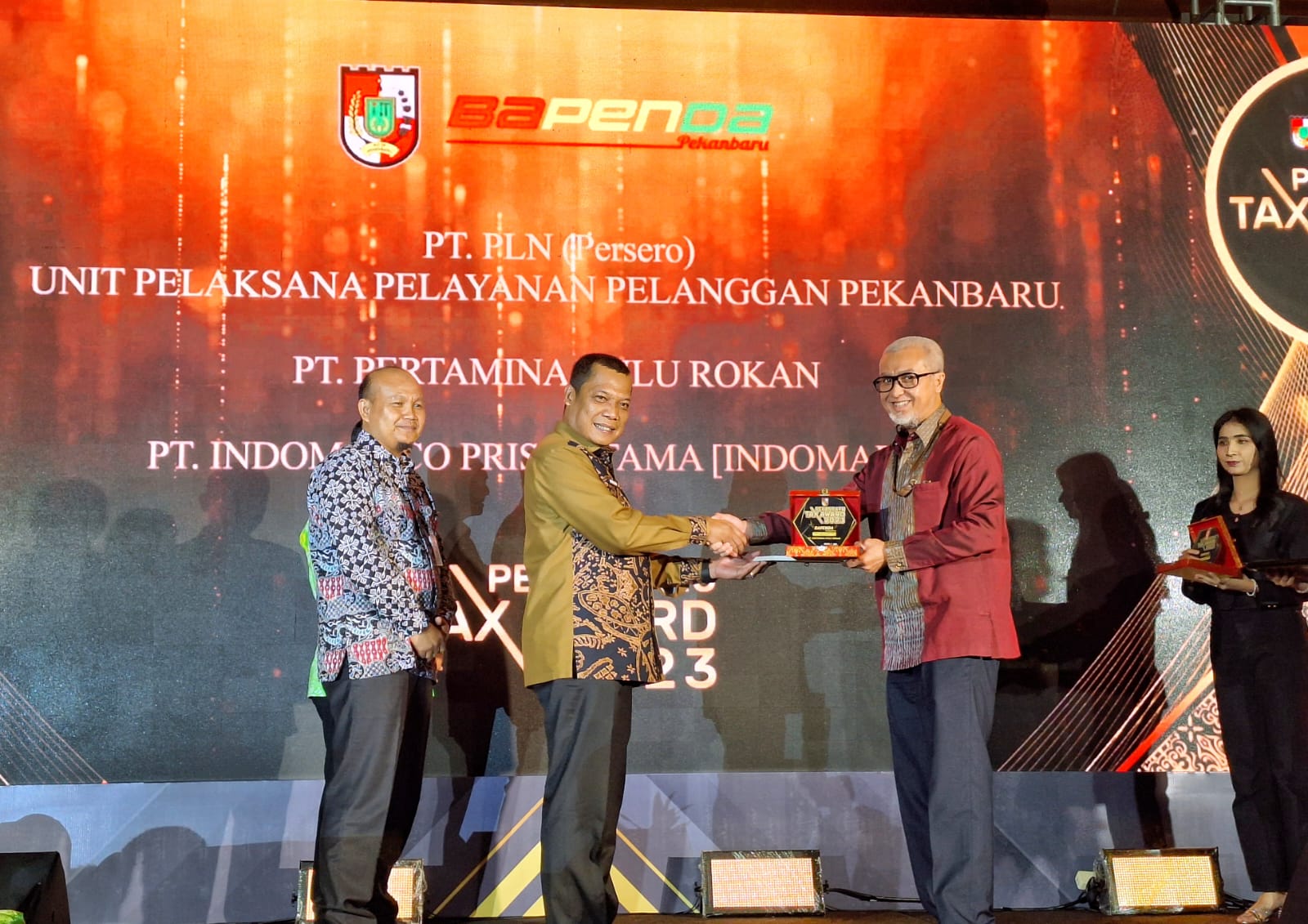 Taat Bayar Pajak Daerah, PHR Raih Penghargaan Pekanbaru Tax Award 2023