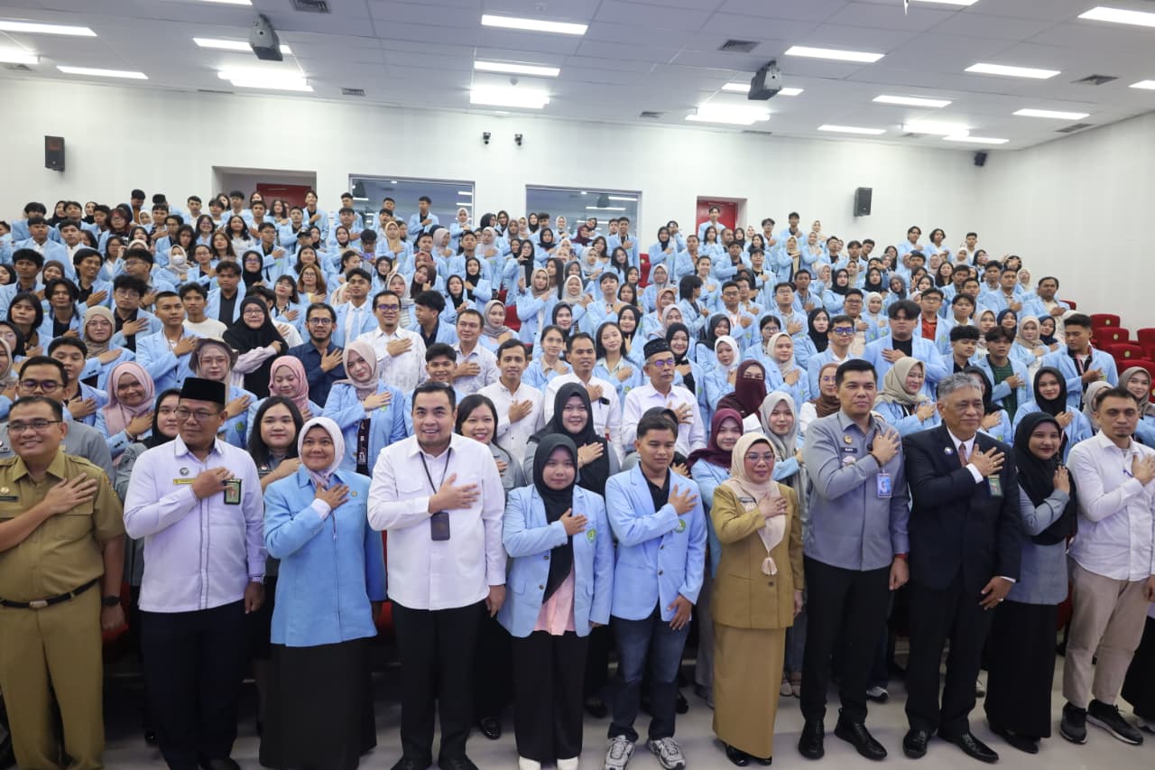 Kanwil Kemenkum Riau Lepas 266 Mahasiswa FH Unri Perkuat Posbankum di Kampar