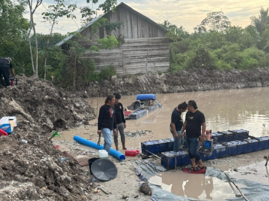 Tim Operasi Peti Kuantan 2025 Amankan Tiga Penambang Emas Ilegal