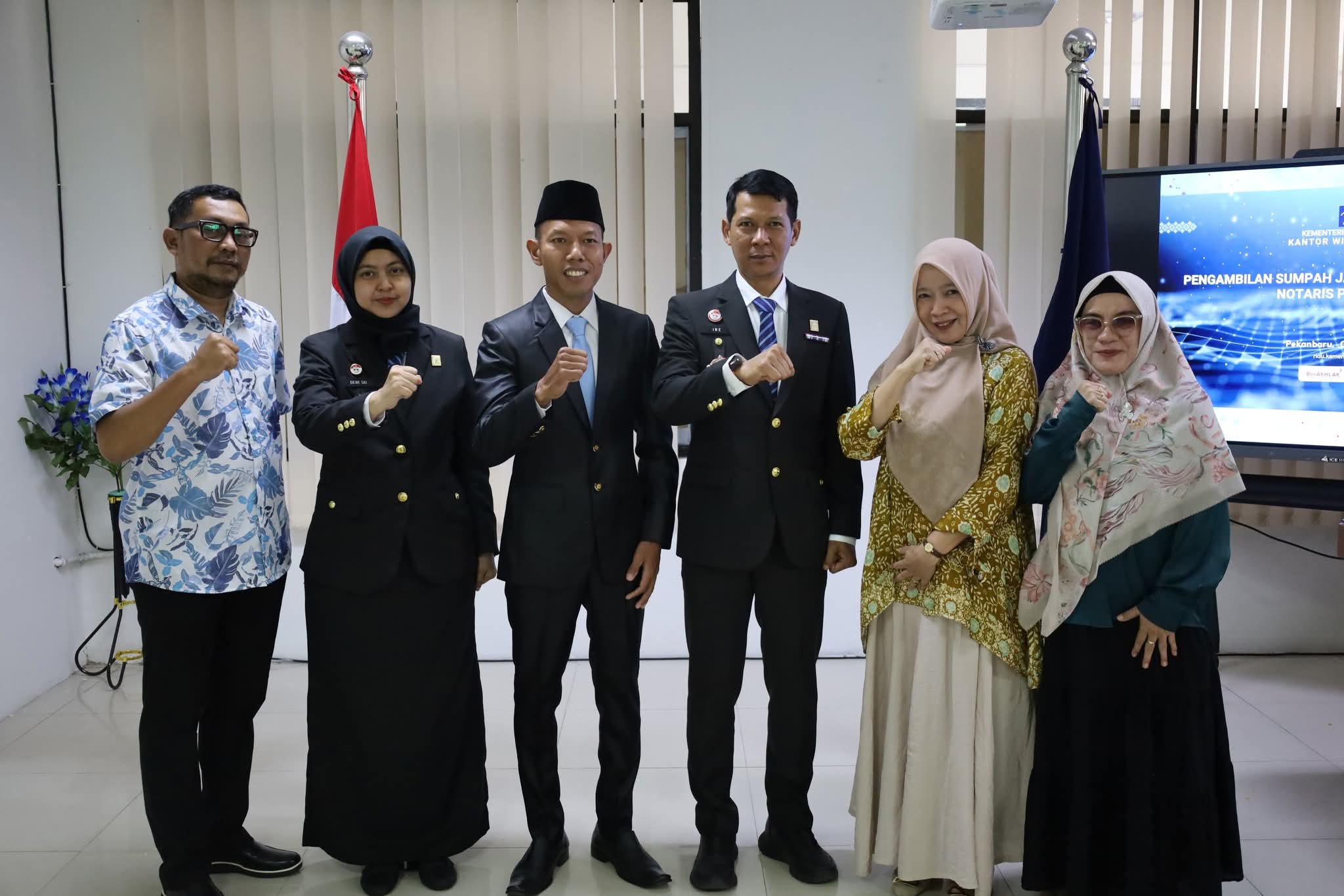 Perkuat Layanan Kenotariatan, Kadiv Pelayanan Hukum Kanwil Kemenkum Riau Lantik Notaris Pengganti