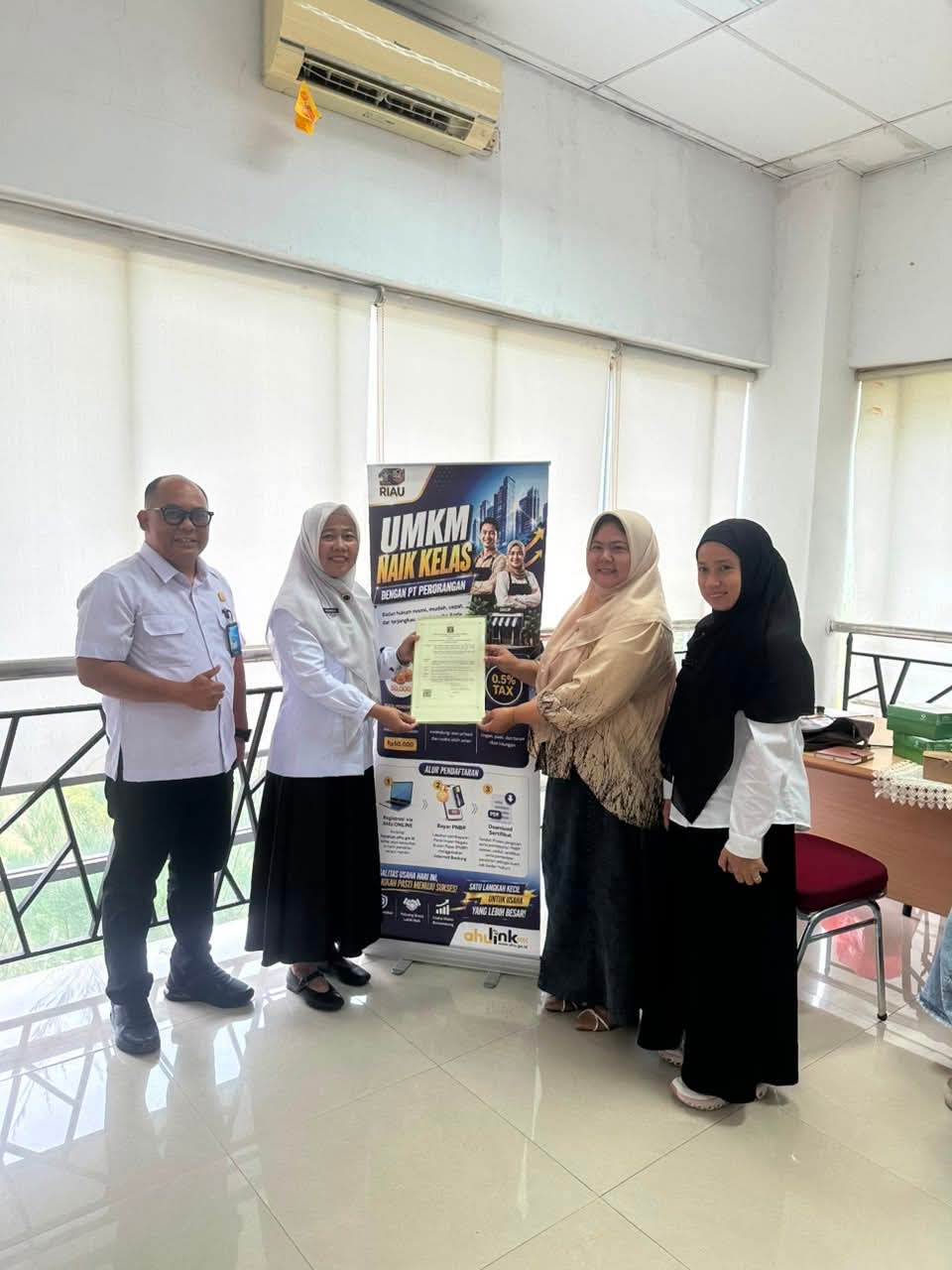 Kemenkum Riau Dampingi UMK, Empat Pelaku Usaha Berhasil Jadi Perseroan Perorangan