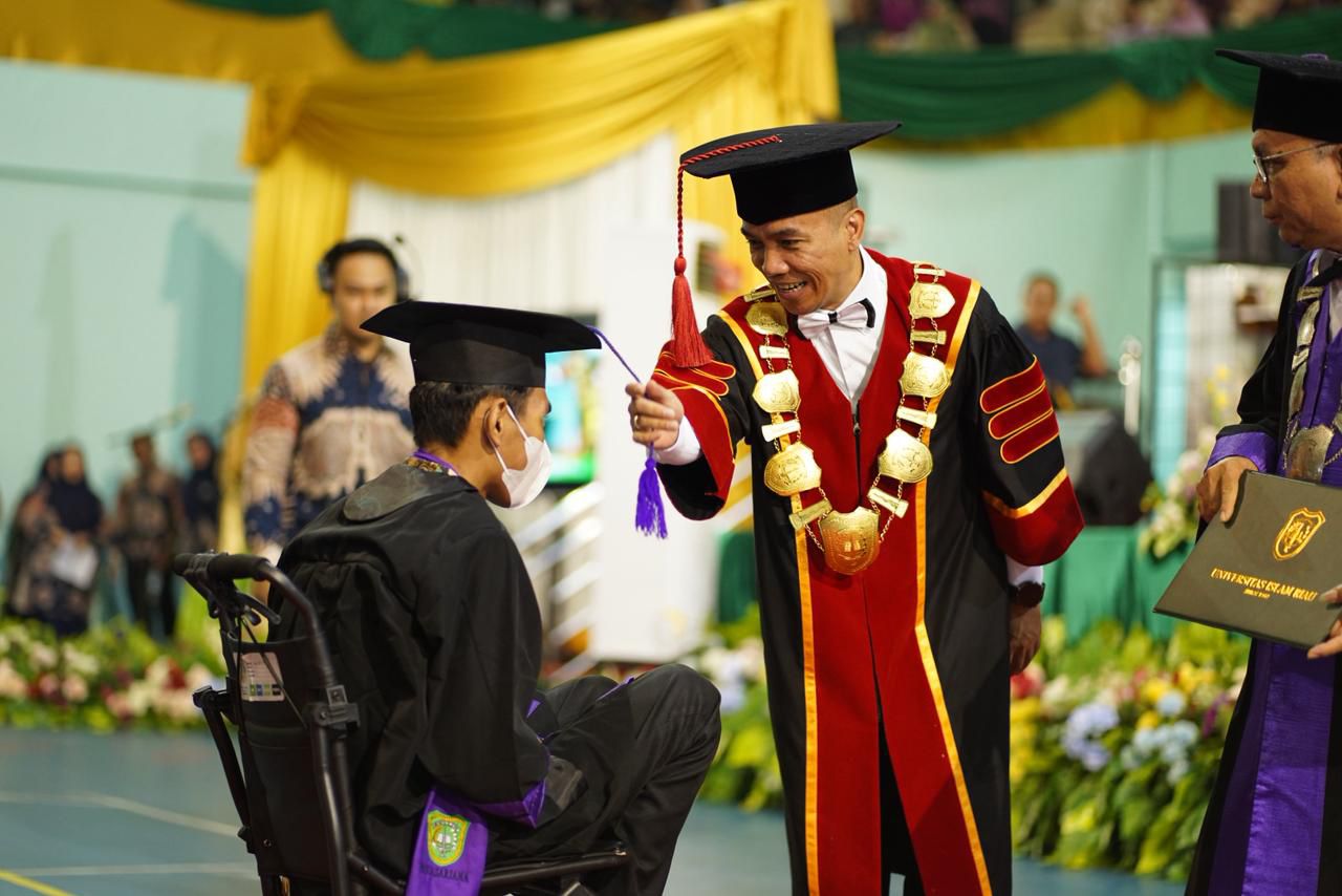 Periode III Tahun 2025, UIR Wisuda 2.563 Mahasiswa