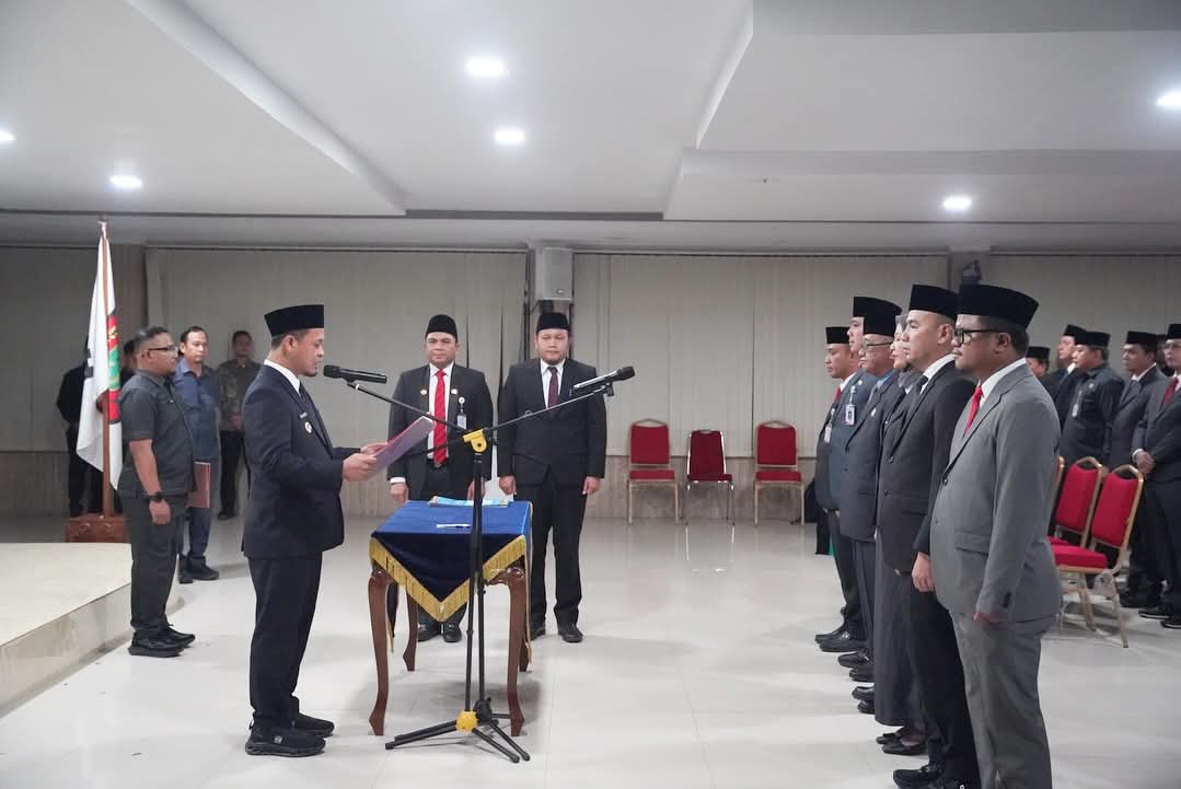 Lantik Enam Pejabat Eselon III, Agung Nugroho: Tunjukkan Pengabdian yang Ikhlas ke Masyarakat Pekanbaru