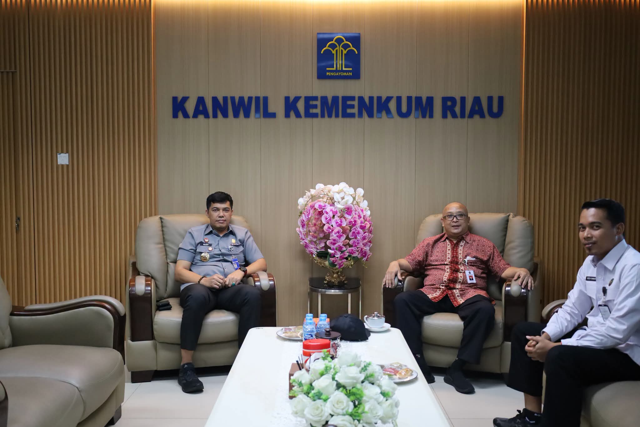 Kemenko Kumham Imipas dan Kanwil Kemenkum Riau Matangkan Penguatan Peran Penyuluh Hukum Nasional