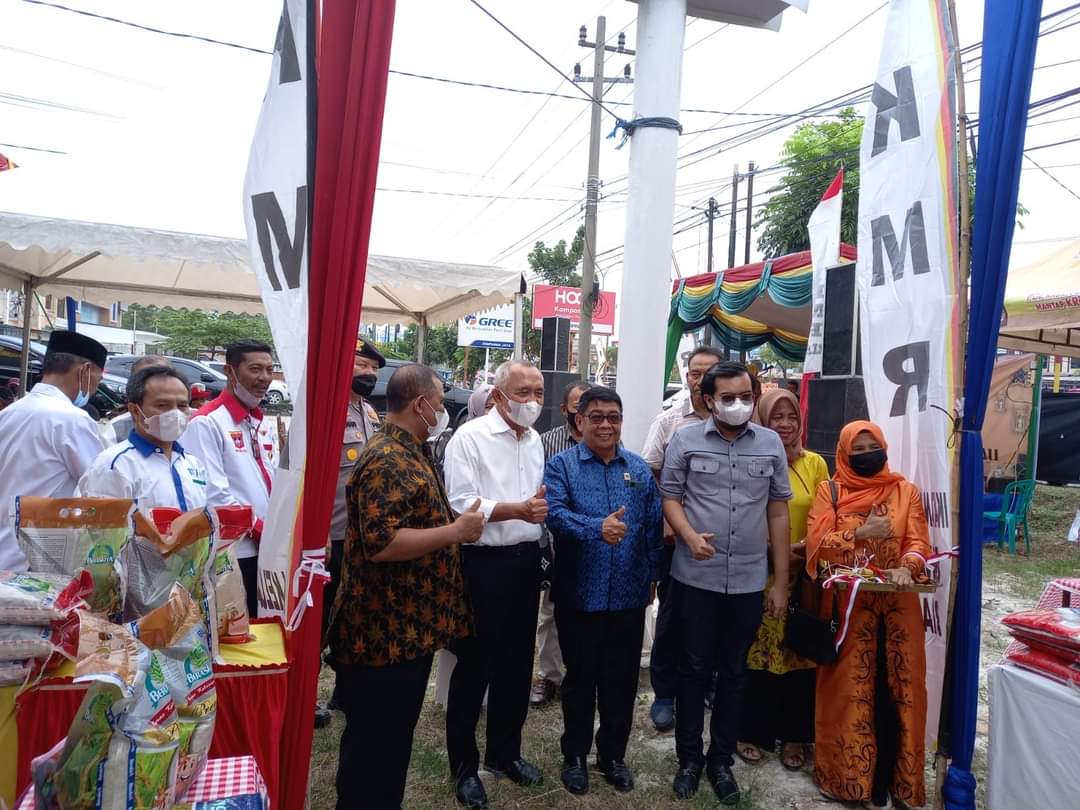 Buka Bazar dan Pasar Ramadhan, Andi Rachman Berikan Apresiasi ke IKMR