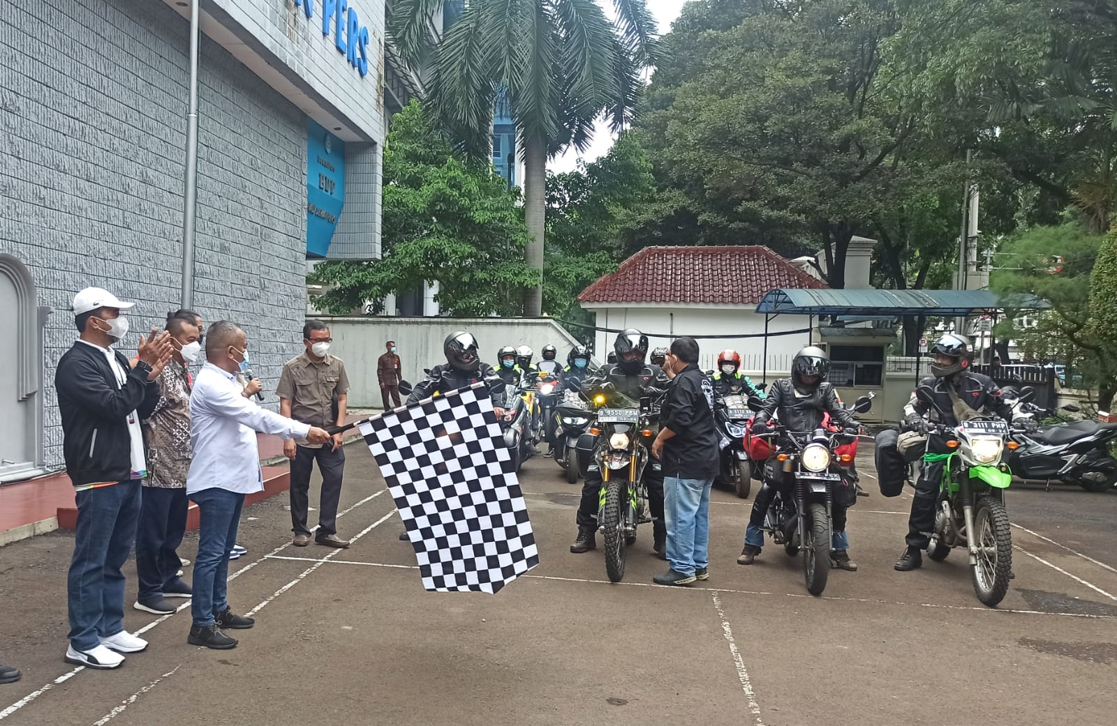 Sempena Hari Sumpah Pemuda Ketum PWI Lepas Keberangkatan Empat Rider JKW PWI