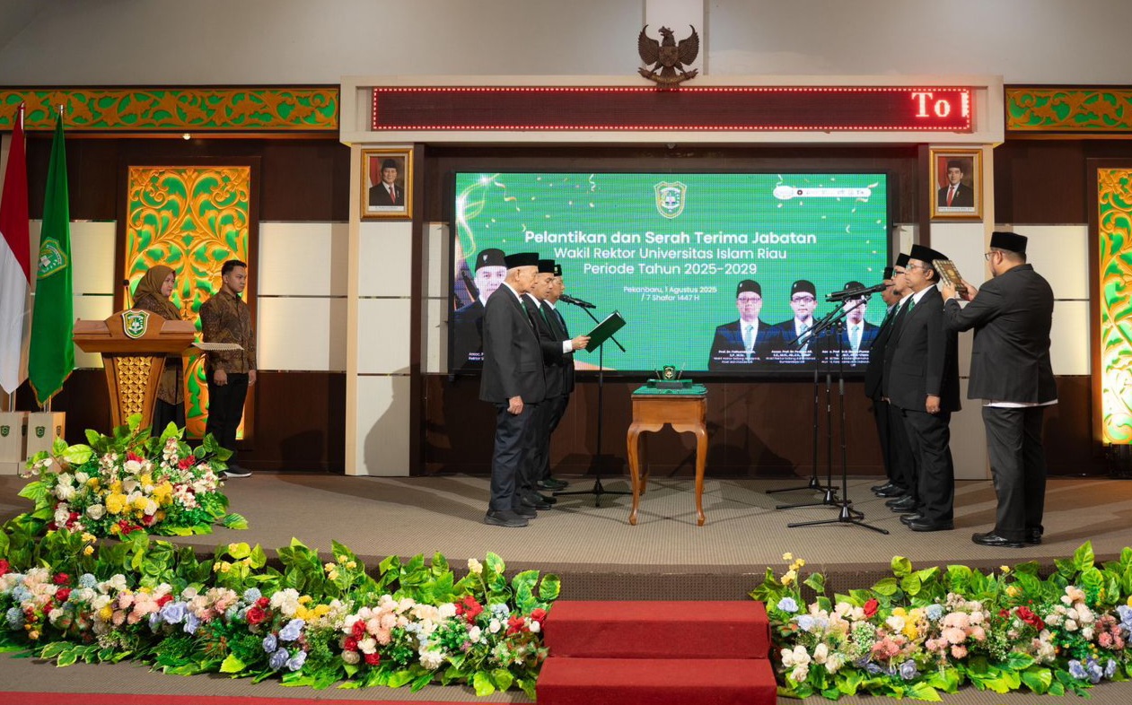 Lantik Tiga Wakil Rektor UIR, Assoc Prof Dr Admiral Ajak Saling Sinergi dan Inovasi