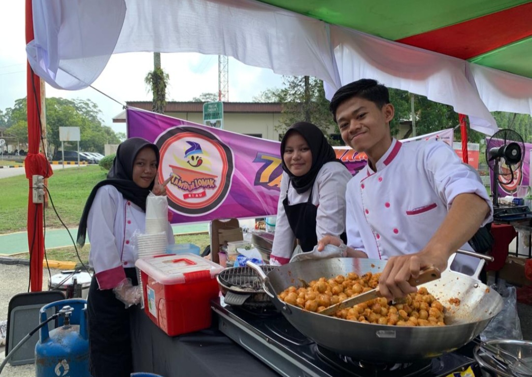 Jajakan Produk Unggulan di Porseni WK Rokan, UMKM Binaan PHR Raup Cuan Jutaan Rupiah