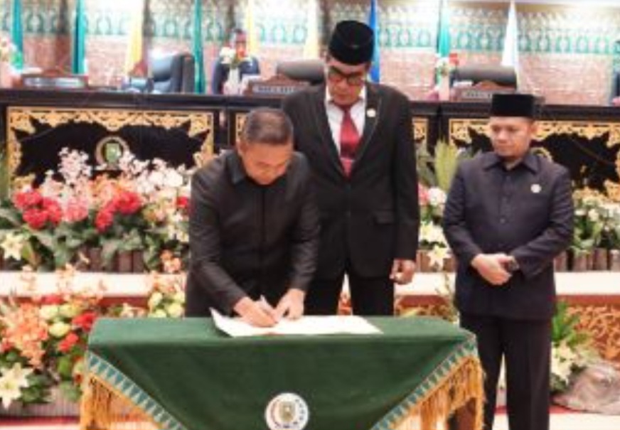 RPJMD Provinsi Riau 2025-2029 Disahkan, Abdul Wahid: Akan Segera Disampaikan ke Mendagri untuk Dievaluasi