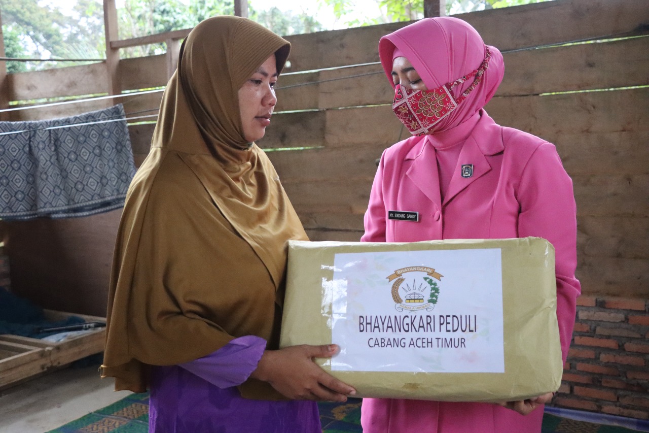 Kunjungi Rumah Korban Terseret Arus di Idi Tunong, Kapolres Beri bantuan ke Keluarga Almarhum