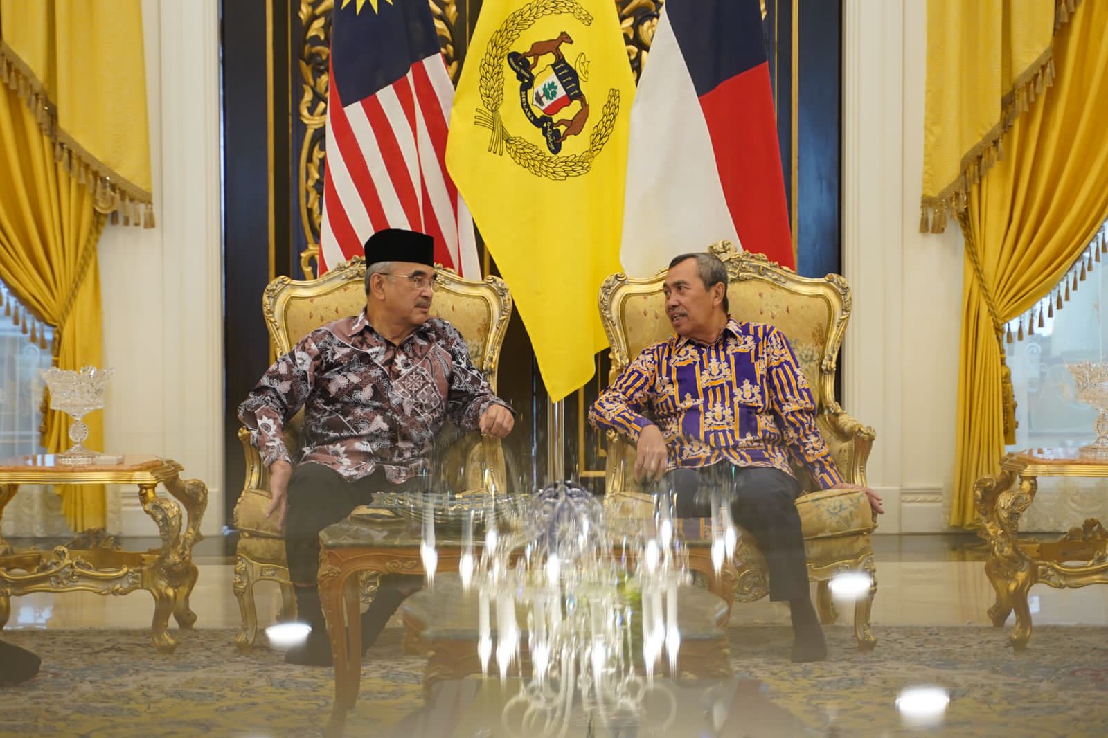 Gubri dan Gubernur Melaka Bahas RoRo Dumai-Melaka, Termasuk Jembatan Melaka-Rupat dan Dumai