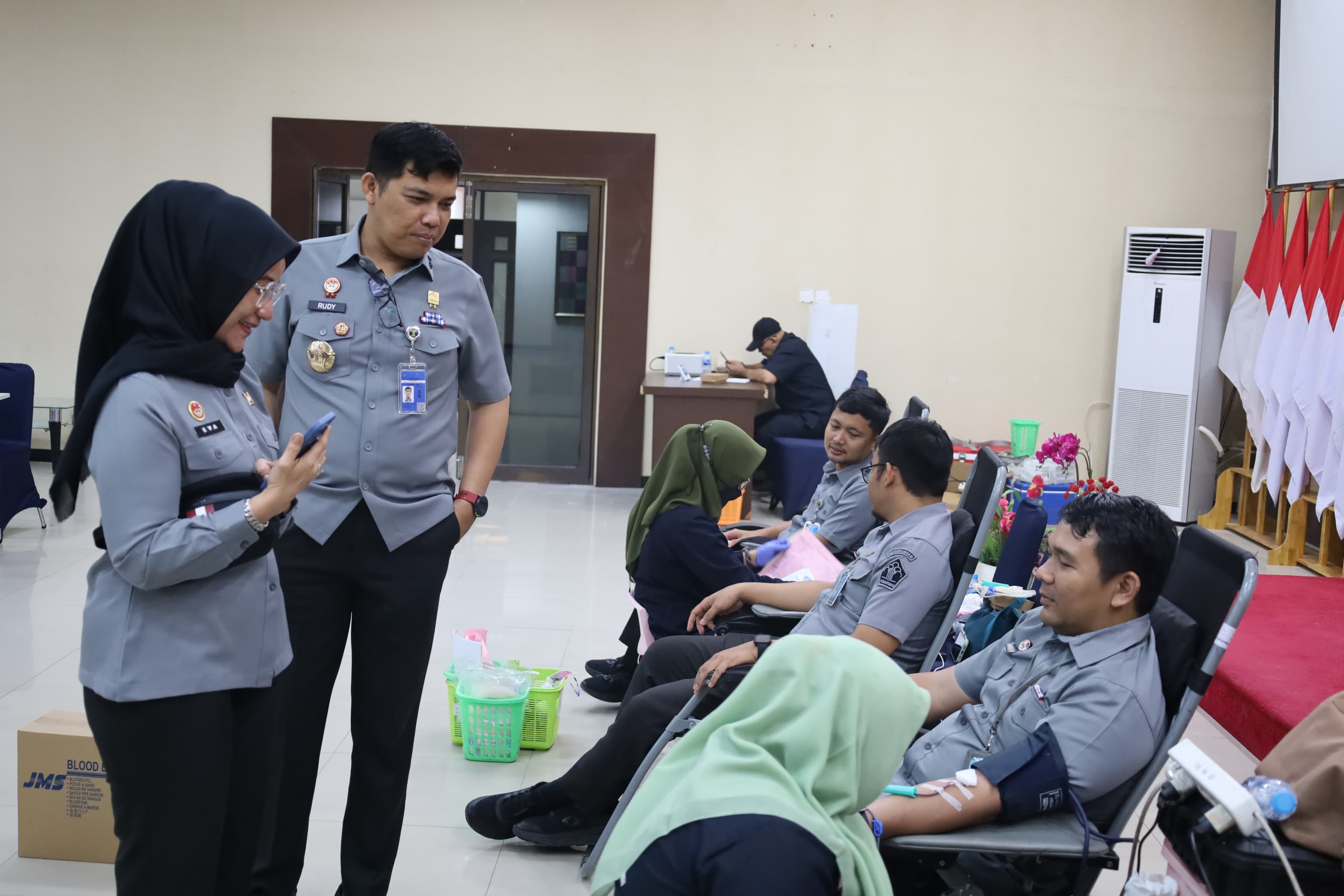 Kanwil Kemenkum Riau Gelar Donor Darah