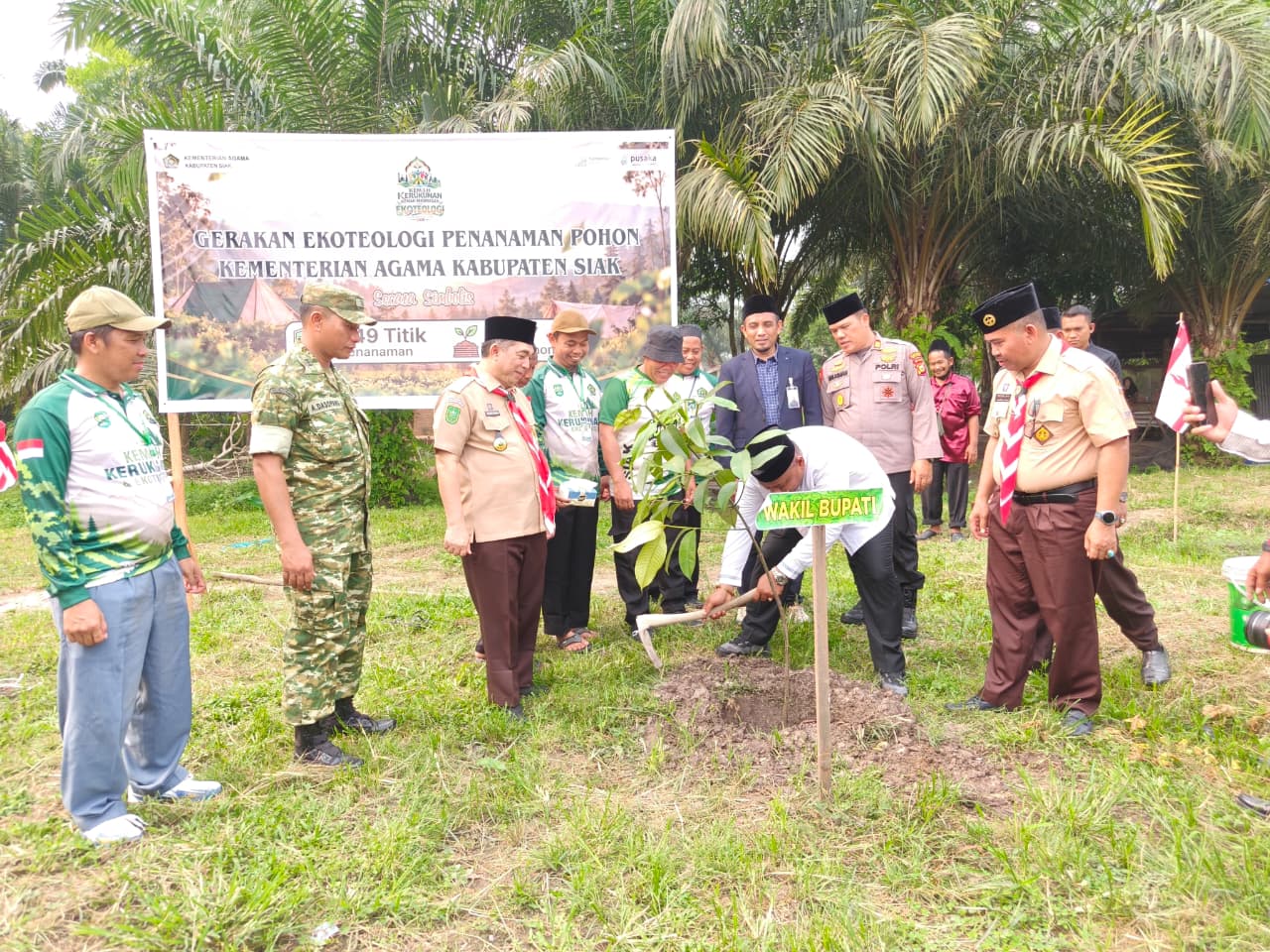 Gerakan Ekoteologi, Kemenag Siak Tanam 1.347 Bibit Pohon di 449 Titik