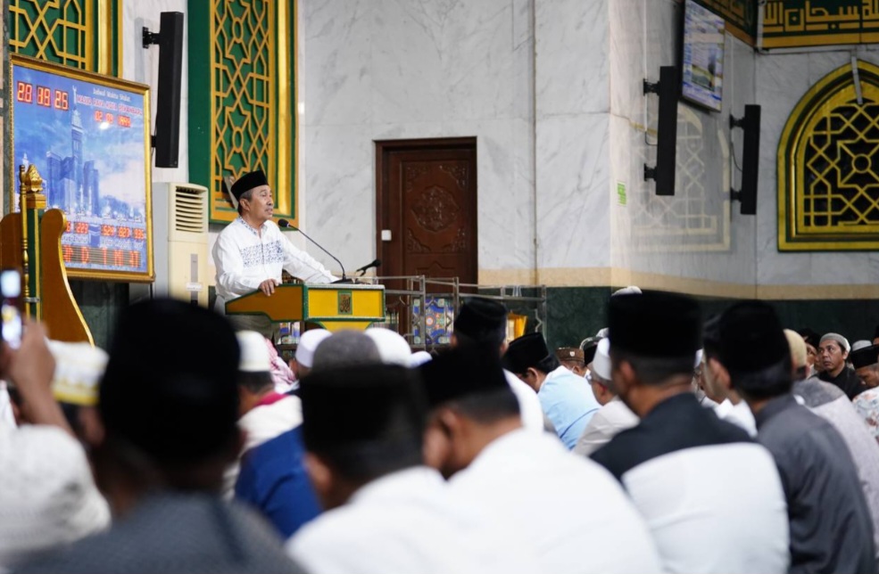 Shalat Tarawih di Masjid Raya Senapelan, Gubri: Masyarakat yang Ingin Buka Bersama Silahkan