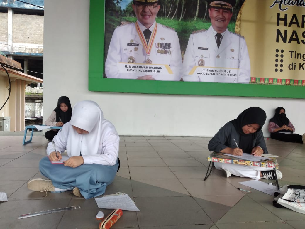 HPN Riau 2023, Puluhan Siswa se Inhil Menulis Surat untuk Bupati Wardan
