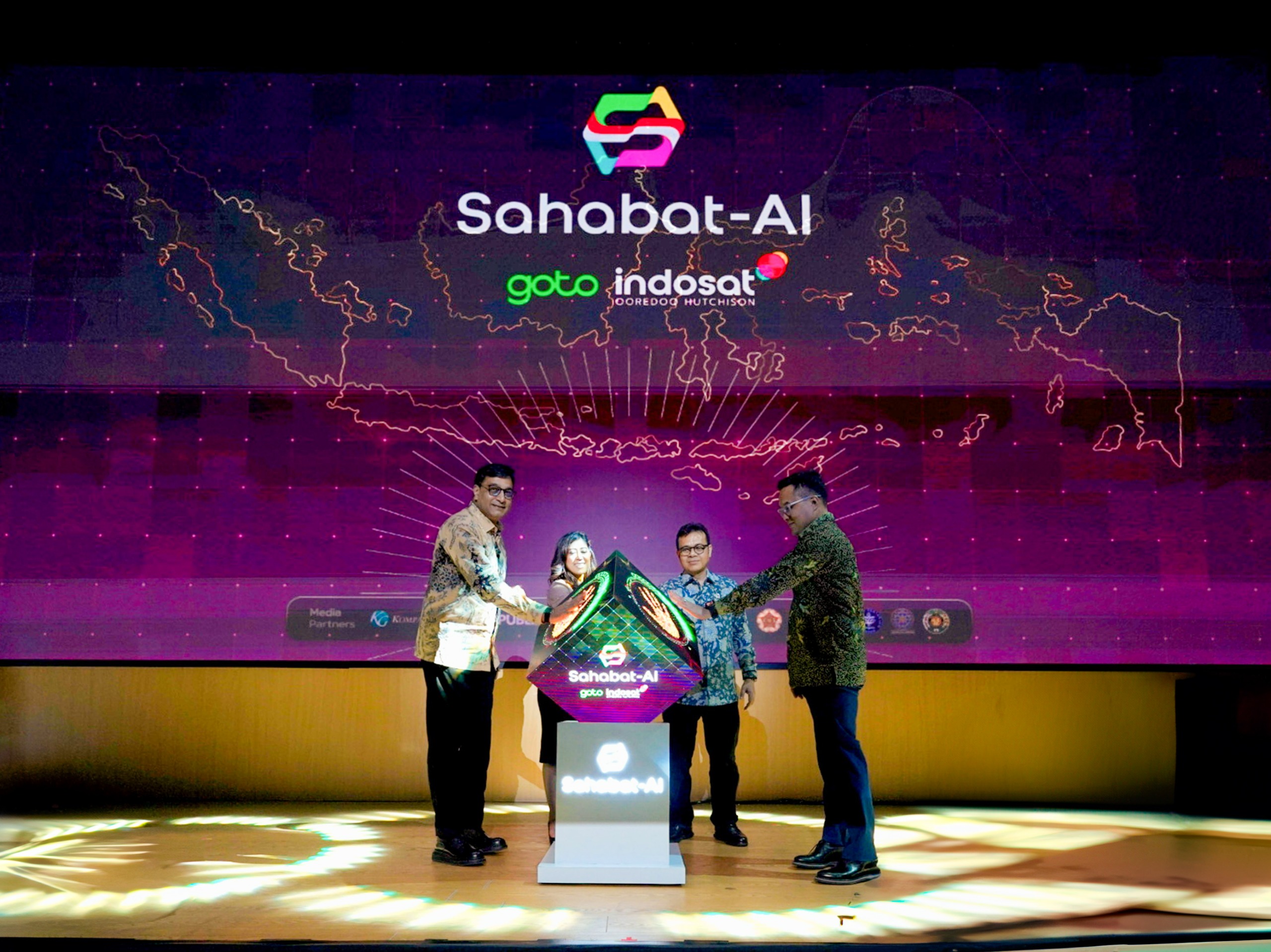 Indosat dan GoTo Luncurkan Model 70 Miliar Parameter dengan Layanan Chat Multibahasa